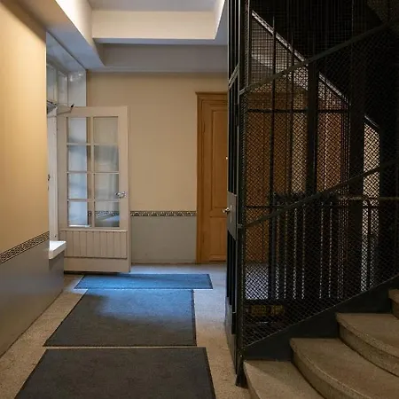 2ndhomes Bright 1br With Superb Location! *